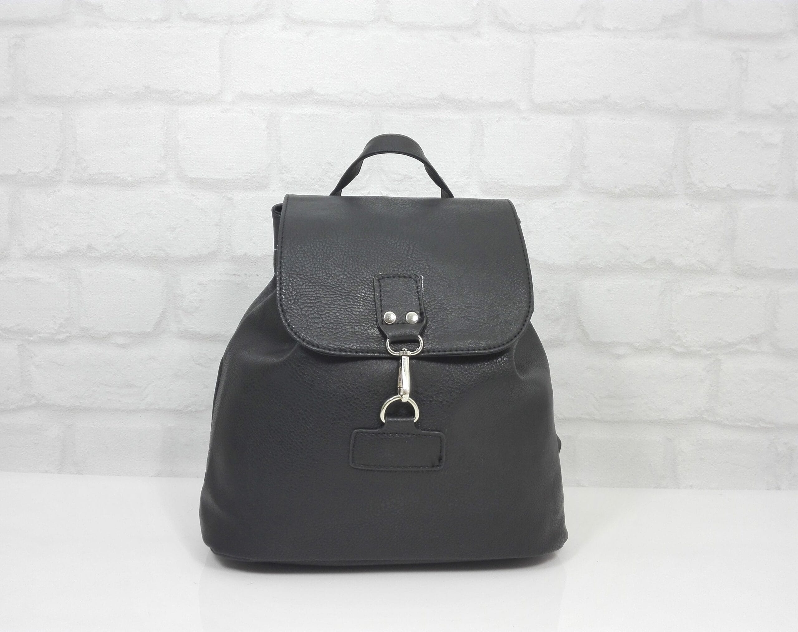 damska-ranica-64-73 Раничка Еврика 64-73 черна