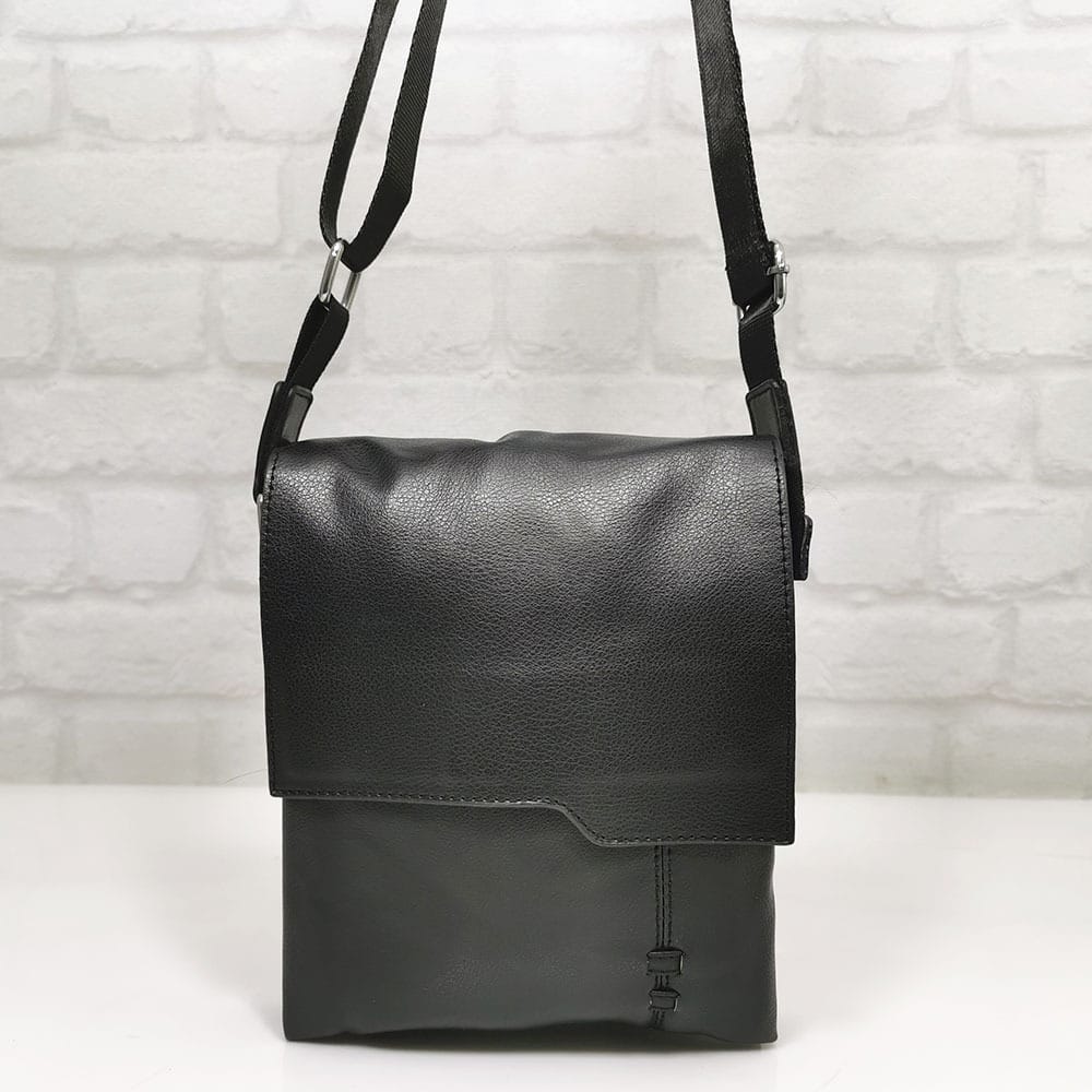 majka-chanta-089-2 Средна мъжка чанта от черна кожа - EvrikaShop