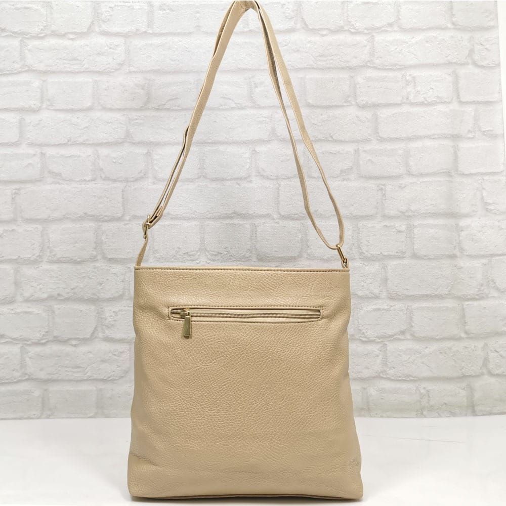 damska-chanta-64-208-2 Чанта Еврика екрю средна по големина - EvrikaShop