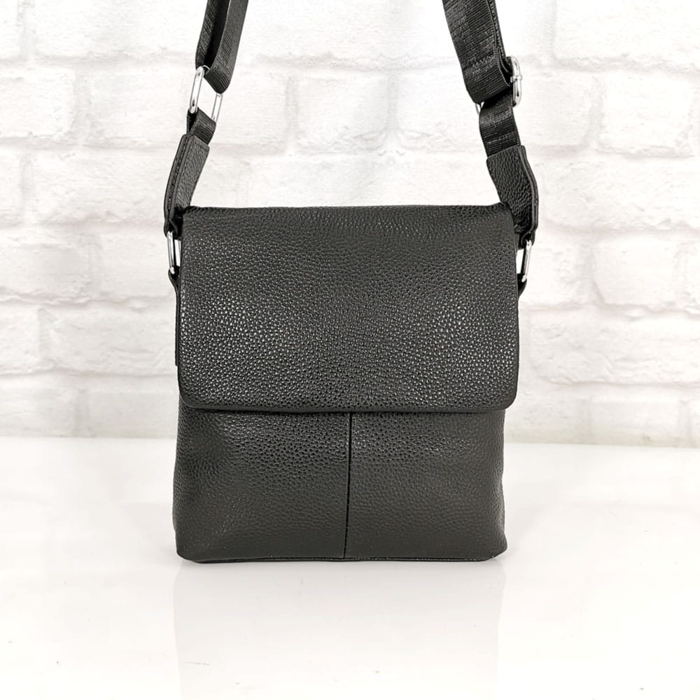 chanta-87001 Мъжка чанта 87002Н черна, от естествена кожа, средно голяма