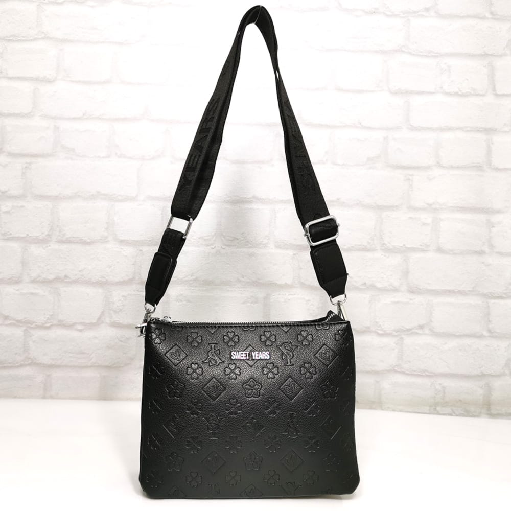 chanta-111-3 Черна дамска чанта SWEET YEARS с релефен десен и текстилна презрамка