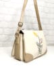Чанта Еврика 2436SBC бежова с цвете, средно голяма