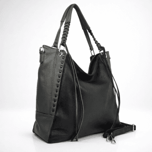 Чанта в черно и сиво с декоративни елементи и дълга дръжка