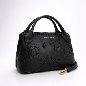 Дамска черна чанта с апликация профил