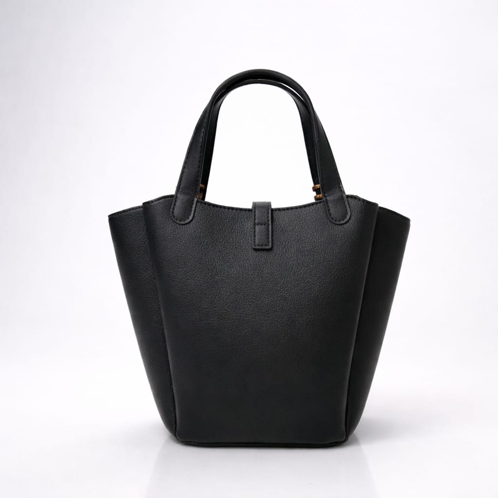 damska-chanta-80067-2 Спортно-елегантна чанта с висулка и трапецовиден силует, гръб