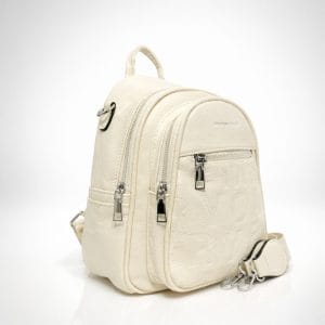 кремава раница с релефен дизайн и компактна форма