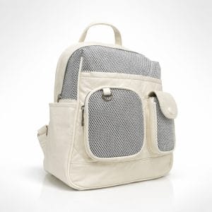 дамска раница профил – светла кремава раница с мрежести джобове и компактна форма